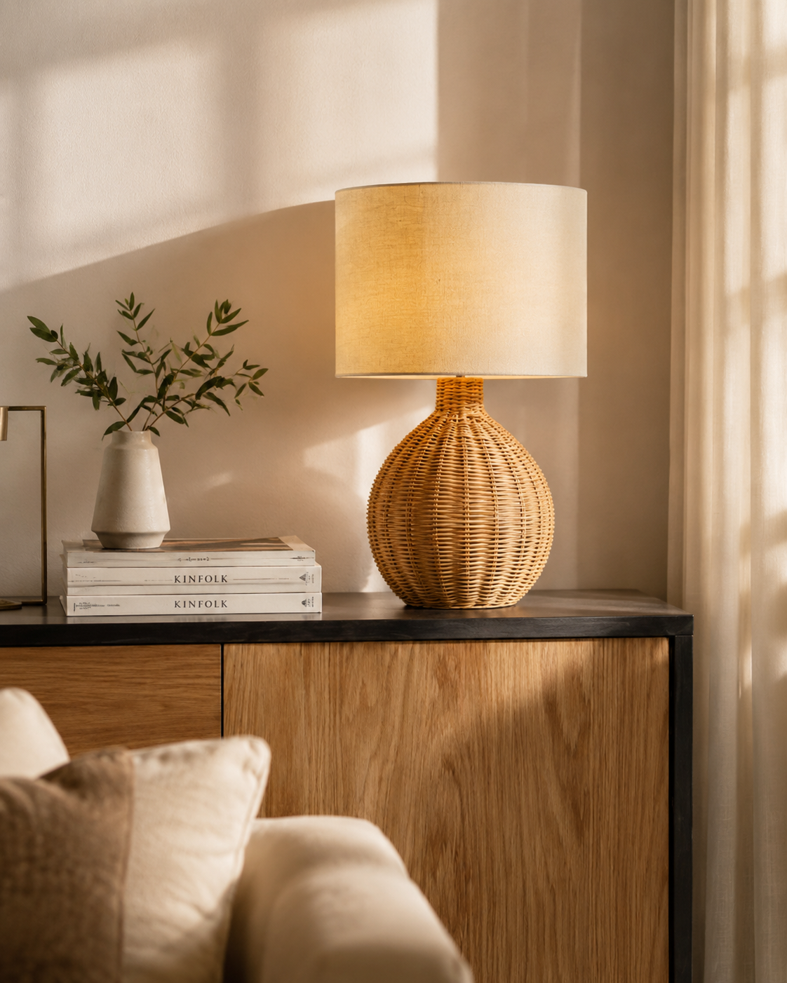 AMARA RATTAN TABLE LAMP – NATURAL WOVEN BEDSIDE LAMP