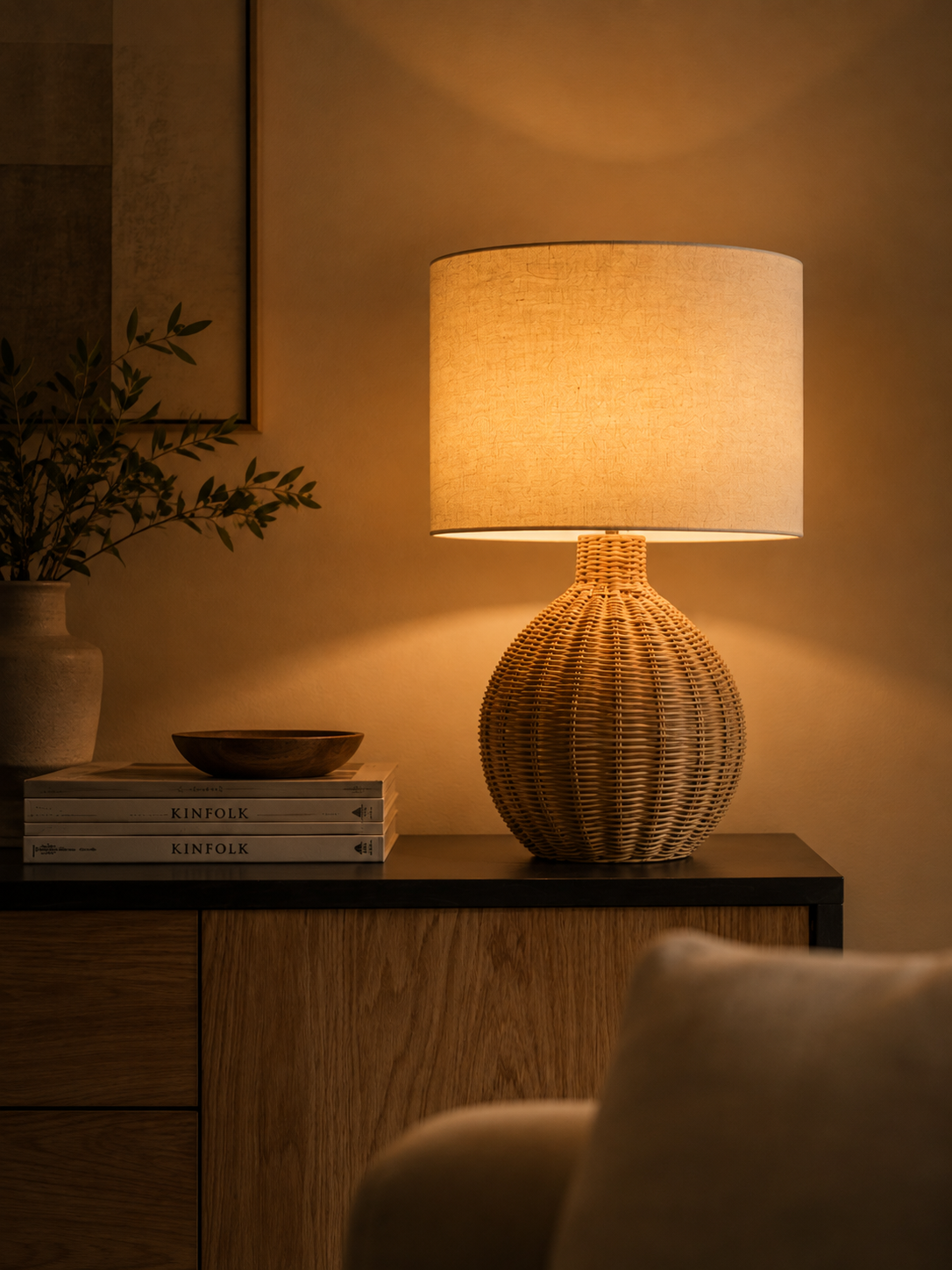 AMARA RATTAN TABLE LAMP – NATURAL WOVEN BEDSIDE LAMP